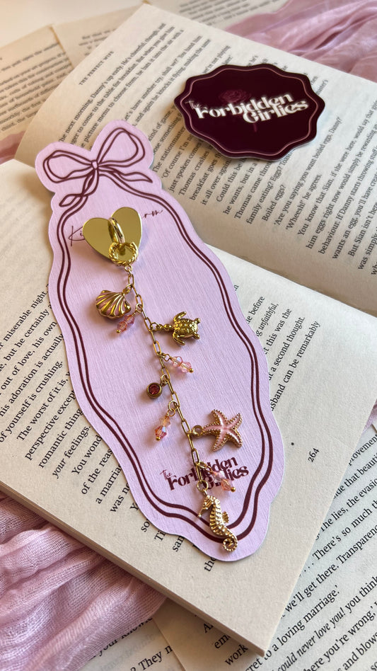Girlie Coastal Vibes Kindle Charm