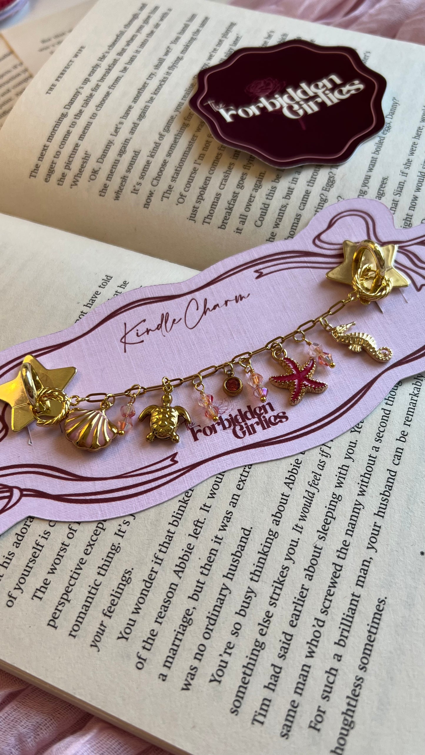 Girlie Coastal Vibes Kindle Charm (Double Hook)