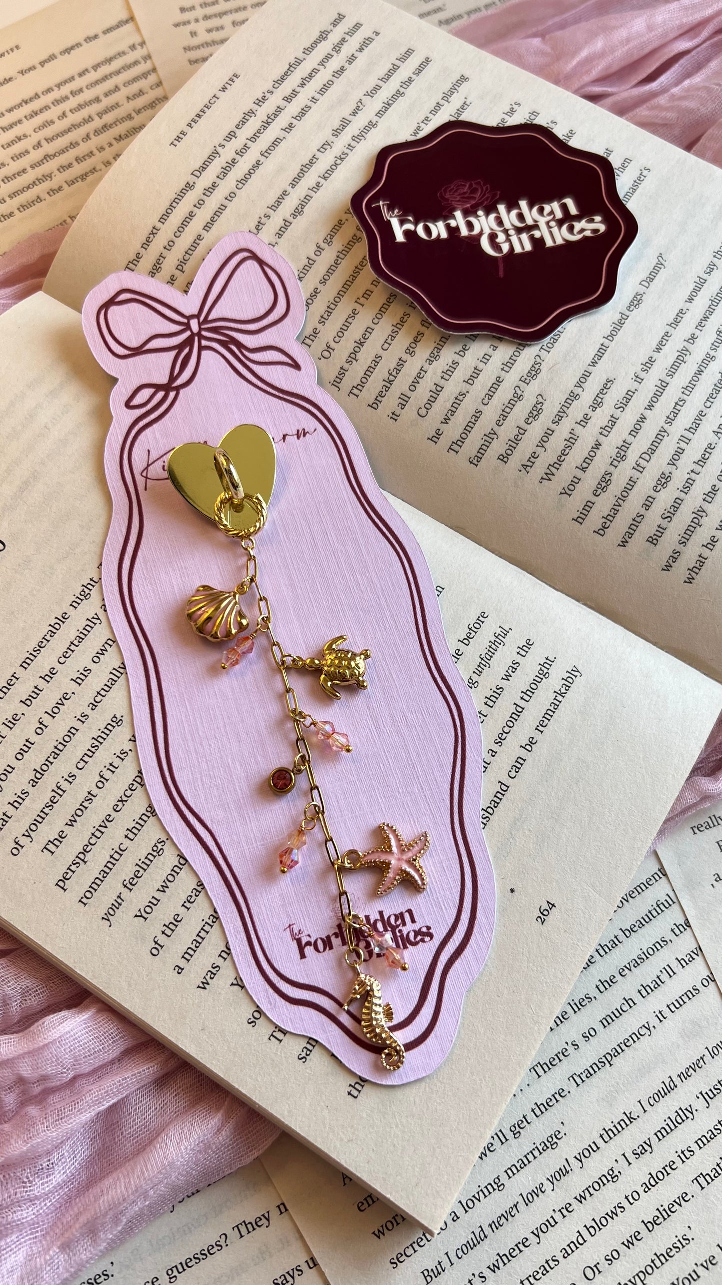 Girlie Coastal Vibes Kindle Charm