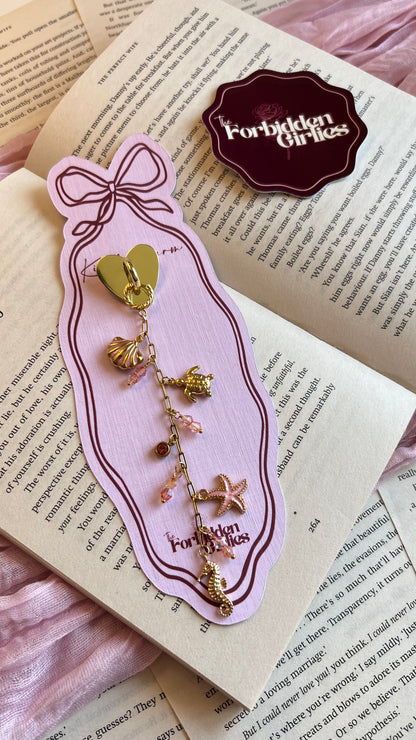 Girlie Coastal Vibes Kindle Charm