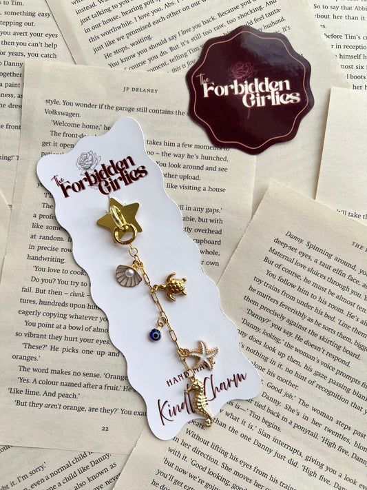 Gold Coastal Kindle Charm